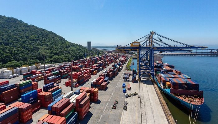 Balança comercial brasileira alcança segundo melhor desempenho em outubro