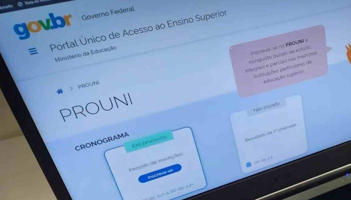 Estudantes pré-selecionados no Prouni devem confirmar dados com as instituições
