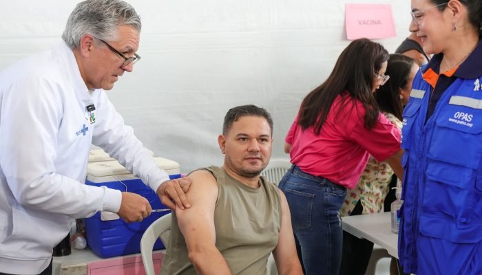 Dia D de Vacinação: Ministro Padilha reforça segurança da imunização
