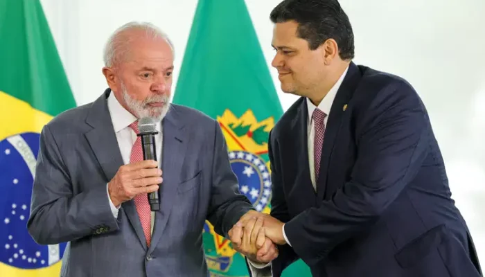 Presidente Luiz Inácio Lula da Silva e o Senador Davi Alcolumbre. (Foto: Fabio R