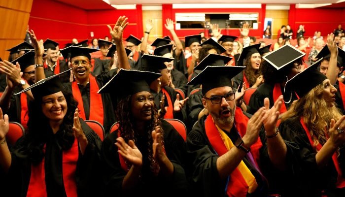 Academia Brasileira de Letras recebe formatura que exalta a potência das periferias