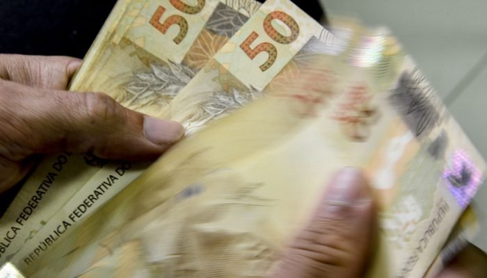 Senado debate isenção de IR para quem ganha até R$ 5 mil