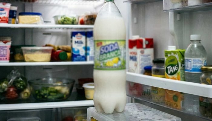 Foto: Refrigerante levantou suspeitas. (Imagem Gerada por IA, Ilustrativa)