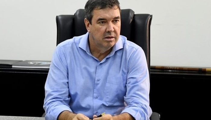 riedel-propoe-reajuste-de-381-a-servidores-de-ms