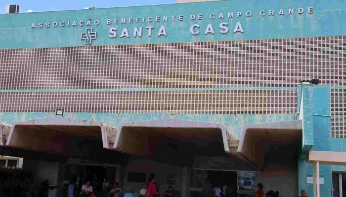 Foto: Homem está internado na Santa Casa de Campo Grande. (Foto: Pietra Dorneles