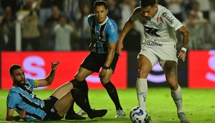 Santos empata com Grêmio e segue ameaçado no Brasileirão