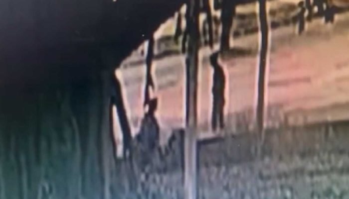 Câmera flagra esfaqueamento que resulta em morte em praça de Dourados