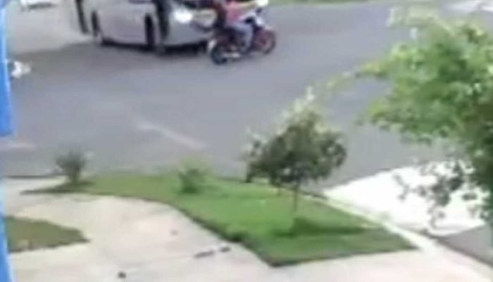 Câmera registra acidente que matou tia e sobrinha em Três Lagoas Câmera registra acidente que matou tia e sobrinha em Três Lagoas