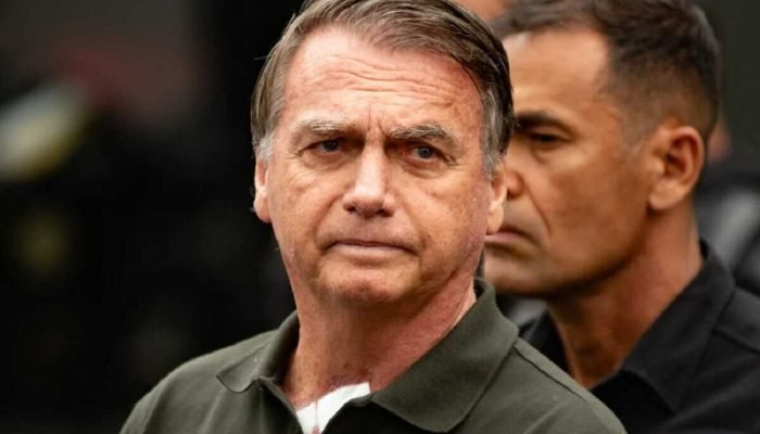 Bolsonaro Recorre ao STF e Alega "Equívocos" em Condenação