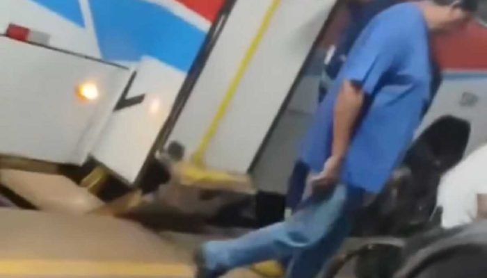 Elevador de ônibus despenca com cadeirante em Campo Grande Elevador de ônibus despenca com cadeirante em Campo Grande