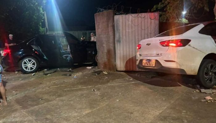 Colisão em nova Andradina derruba muro de residência; ninguém se feriu