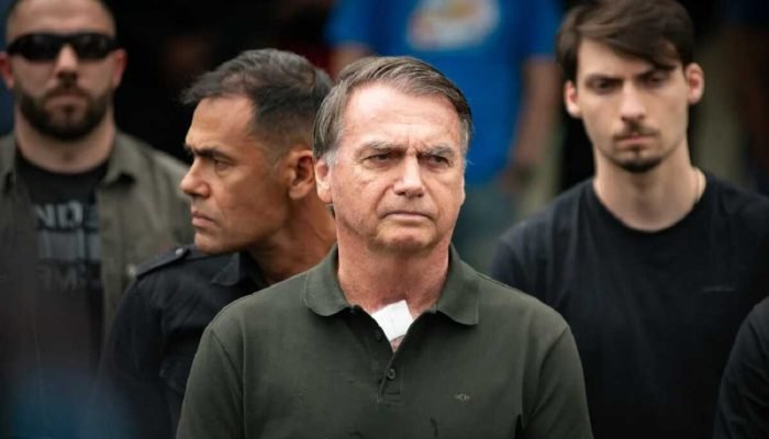 Alexandre de Moraes permite atendimento médico a Bolsonaro devido a agravo de soluços
