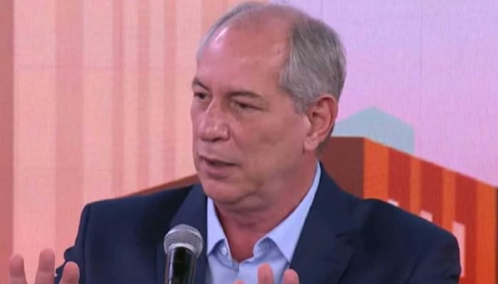 Ex-ministro Ciro Gomes se desliga do PDT e mira o Centrão para nova disputa