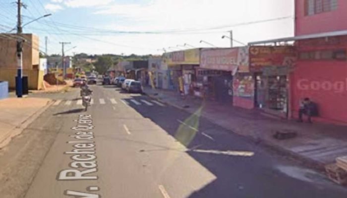 Jovem é assaltado em tabacaria no Aero Rancho; dupla leva R$ 250