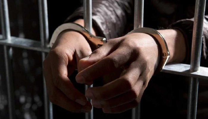 Homem é preso por tentativa de feminicídio após esfaquear a esposa em Bataguassu
