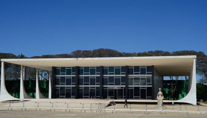 STF cobra Congresso por imposto sobre riqueza (40 caracteres)