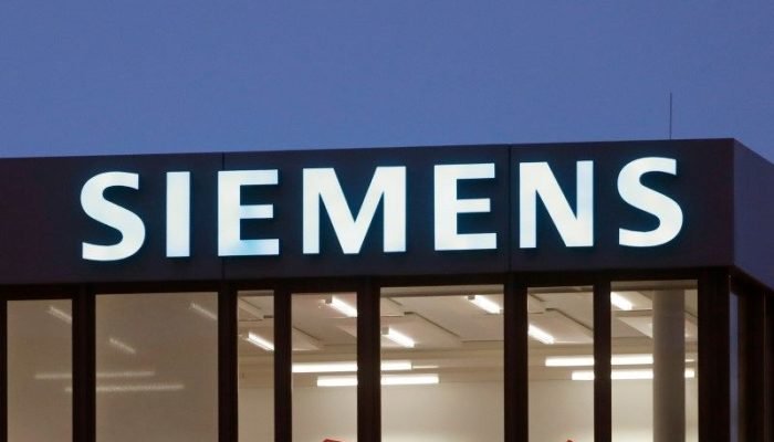 Logo da Siemens em Zug, na Suíça — Foto: Logo da Siemens em Zug, na Suíça • 01/1
