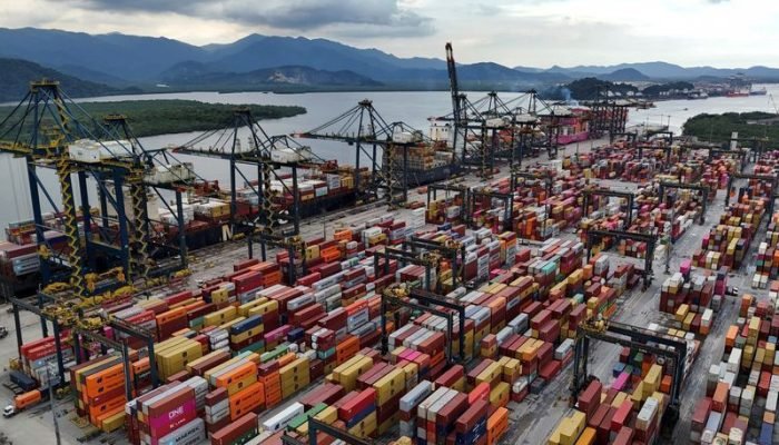 Contêineres no Porto de Santos — Foto: Contêineres no Porto de Santos • 03/04/20