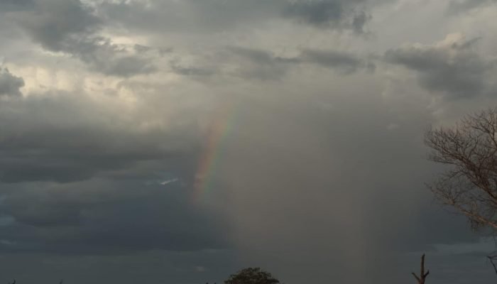 tempo-chuva-clima-arco-iris-nuvens-temporal-nublado