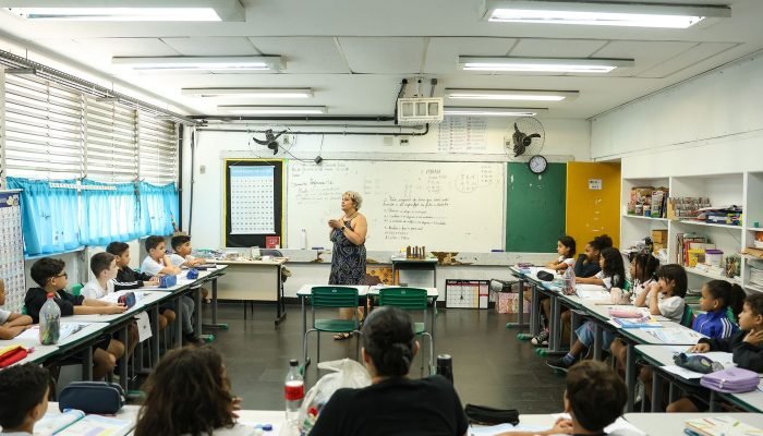 Benefícios para docentes: Carteira Nacional Docente tem solicitação aberta a partir de quinta-feira