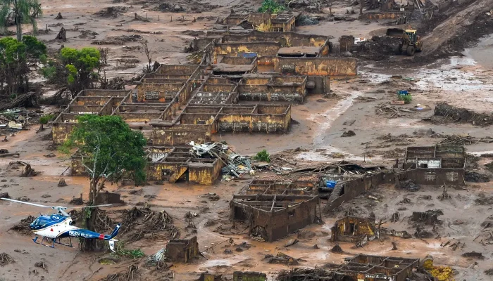 Efemérides de Novembro: Tragédia de Mariana, Dia das Favelas e Dia do Radialista em Destaque
