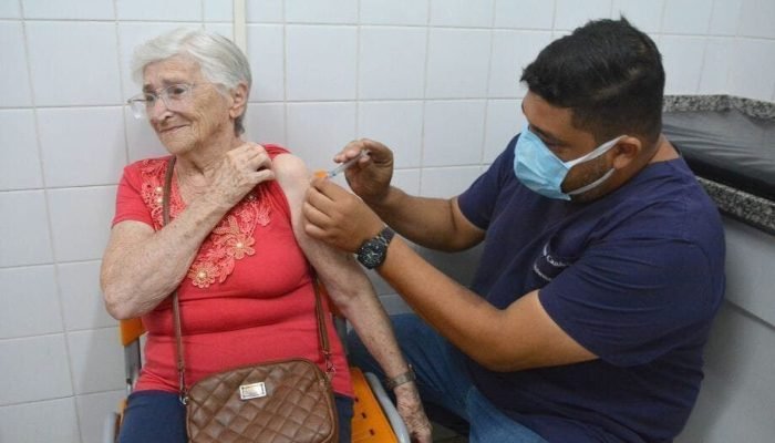 Indicação para cada vacina depende da idade e do histórico de vacinação prévia do indivíduo, bem como do estoque disponível. - Gerson Oliveira/Correio do Estado