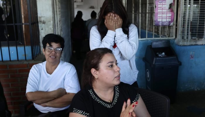 Famílias de presos políticos na Venezuela — Foto: Busca Gazeta do Povo