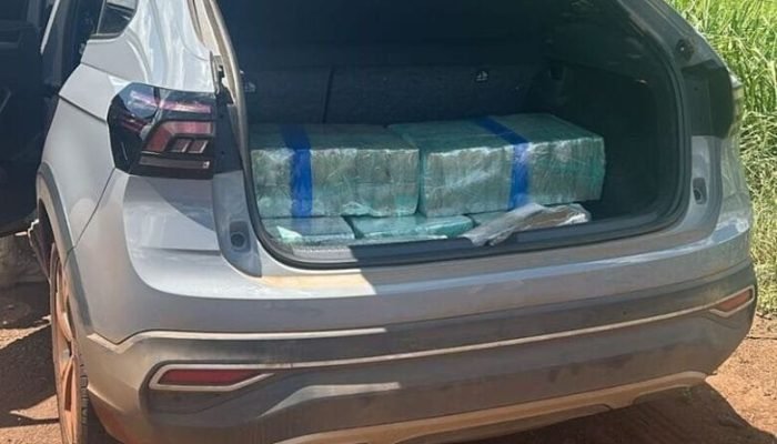 Eles foram encaminhados para a Delegacia de Polícia Civil e autuados em flagrante por tráfico de drogas e receptação - Crédito: Osvaldo Duarte/Dourados News