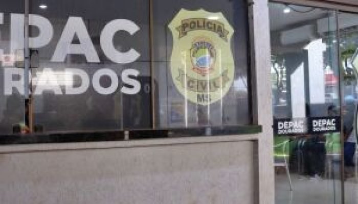 Motocicleta é furtada enquanto proprietário estava em lanchonete no Parque Alvorada