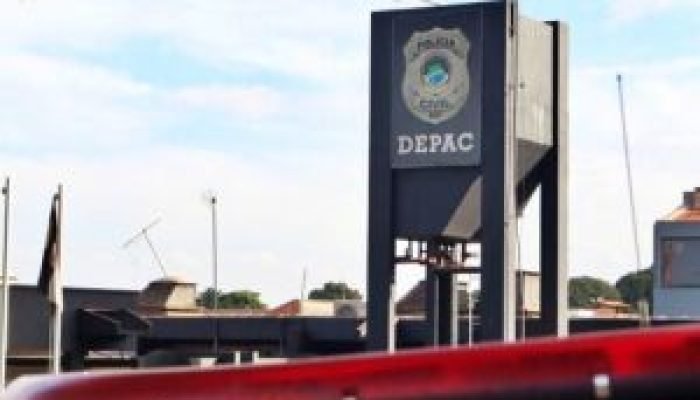 Motocicleta é furtada no centro da cidade em plena luz do dia