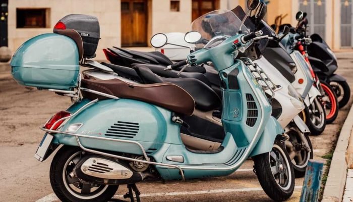 Novas exigências do Contran para scooters elétricas incluem CNH e emplacamento