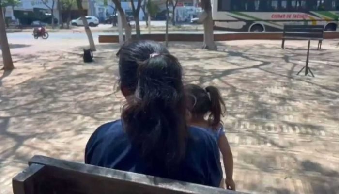 Mãe denuncia ex por abuso e é detida por maus-tratos à filha no Paraguai