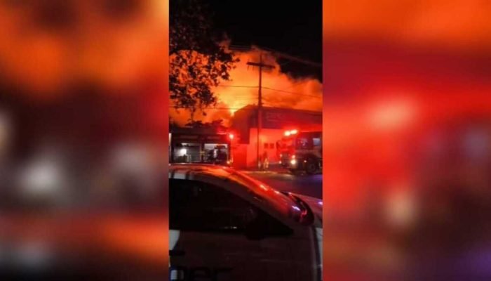 Incêndio em distribuidora causa desespero em Campo Grande Incêndio em distribuidora causa desespero em Campo Grande