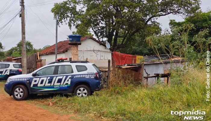 Duas pessoas são encontradas mortas a facadas em residência no Colibri