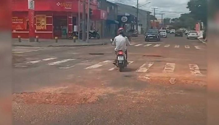 Moradores reclamam de buracos na Rua Ana Luiza de Souza em Campo Grande