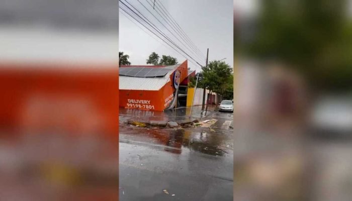 Temporal derruba fachada de lanchonete na Bom Pastor em Campo Grande