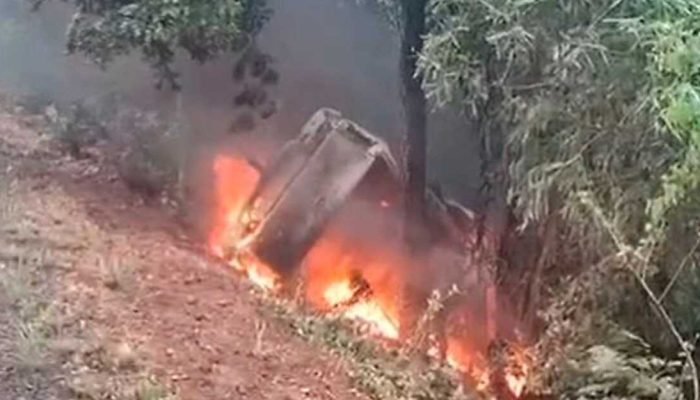 Viatura do Corpo de Bombeiros se envolve em acidente grave e pega fogo / Reprodução/ Aquidauana News