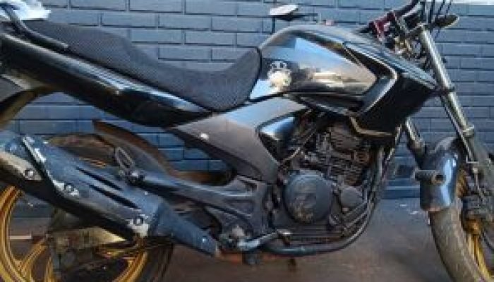 Polícia recupera moto furtada perto de shopping e prende foragido