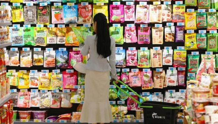 Inflação na China acelera em outubro, impulsionada por feriados e demanda interna